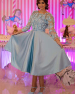 Cargar imagen en el visor de la galería, Lace Embroidery Long Sleeves Satin Tea Length Party Dress For Evening
