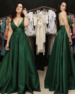 Afbeelding in Gallery-weergave laden, Plunge V-neck Floor Length Satin Prom Dresses
