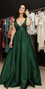 Afbeelding in Gallery-weergave laden, Plunge V-neck Floor Length Satin Prom Dresses
