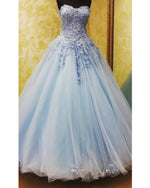 Cargar imagen en el visor de la galería, Fantastic Lace Flowers Beaded Sweetheart Tulle Ball Gowns Quinceanera Dresses
