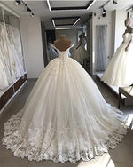 Afbeelding in Gallery-weergave laden, Puffy-Wedding-Dresses-V-neck-Off-The-Shoulder-Lace-Edge
