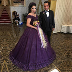 Afbeelding in Gallery-weergave laden, Purple Flower Wedding Dresses Ball Gown V-Neck Off The Shoulder
