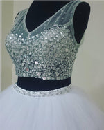 Cargar imagen en el visor de la galería, Two Piece Quinceanera Dresses Ball Gowns Crystal Beaded V Neck
