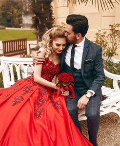 Off-the-shoulder Red Satin Ball Gowns Wedding Dresses Lace Beaded