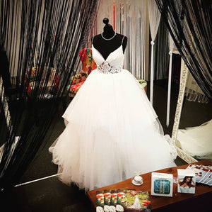 A Line V Neck Ruffles Tulle Princess Wedding Dresses Lace Appliques