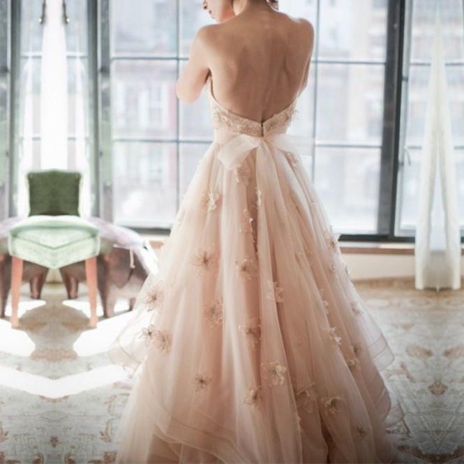 Elegant Lace Sweetheart Tulle A-line Backless Wedding Dresses 2018