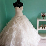Cargar imagen en el visor de la galería, Stylish Beaded Sweetheart Organza Ball Gown Wedding Dresses For Bride
