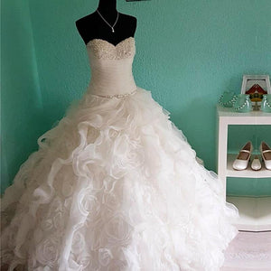 Stylish Beaded Sweetheart Organza Ball Gown Wedding Dresses For Bride
