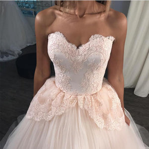 Gorgeous Lace Appliques Sweetheart Tulle Ball Gown Wedding Dresses Pink