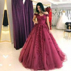 Elegant Lace Flowers V-neck Tulle Floor Length Wedding Ball Gowns Dresses