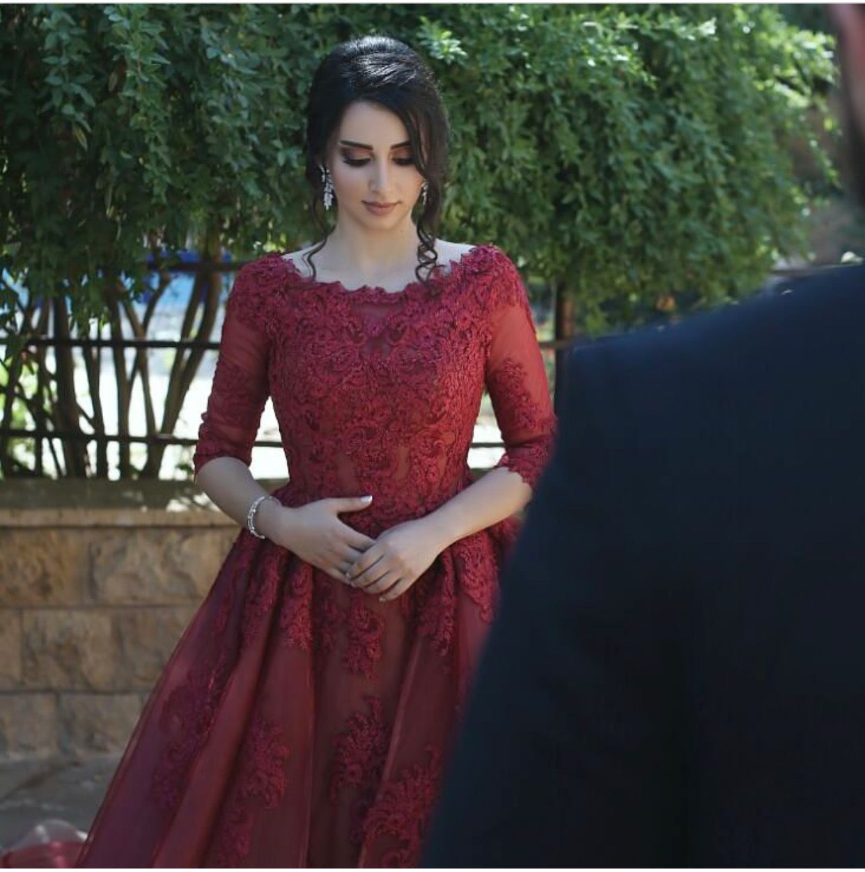Modest Lace Appliques Tulle Long Burgundy Prom Dresses With Half Sleeves