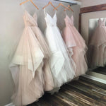 Cargar imagen en el visor de la galería, blush pink white champagne tulle v-neck wedding dresses ball gowns

