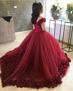 Cargar imagen en el visor de la galería, Burgundy Flower V-neck Tulle Ball Gowns Quinceanera Dresses
