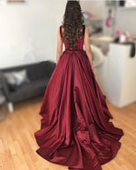 Cargar imagen en el visor de la galería, Velvet-Wedding-Dresses
