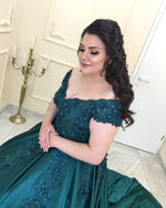 Cargar imagen en el visor de la galería, Off-The-Shoulder V-neck Satin Prom Dresses Ball Gown Lace Embroidery
