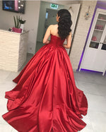 Cargar imagen en el visor de la galería, Amazing Lace Sweetheart Red Satin Ball Gown Wedding Dresses
