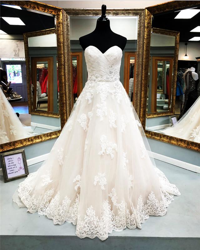 A-line-Sleeveless-Wedding-Dresses-Lace-Appliques-Romantic