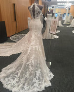 Cargar imagen en el visor de la galería, mermaid-wedding-gowns
