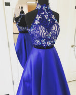 Cargar imagen en el visor de la galería, Beading Long Royal Blue Satin Prom Dresses Two Piece With Lace Crop
