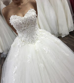 Cargar imagen en el visor de la galería, 3D Flowers Sweetheart Tulle Ball Gowns Wedding Dress For Bride 2019
