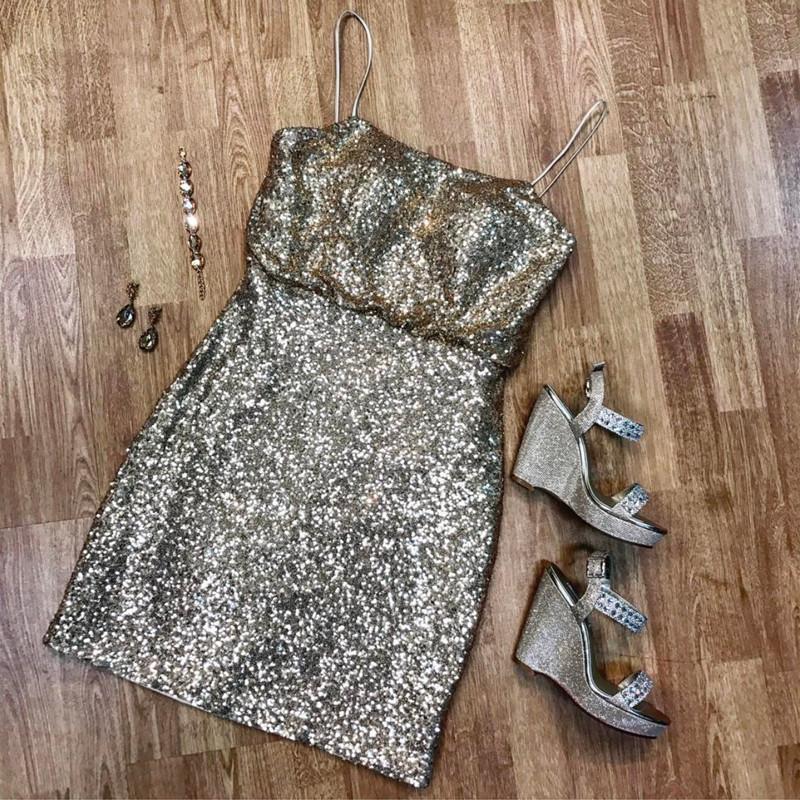 Spaghetti Straps Short Sequins Bridesmaid Dresses