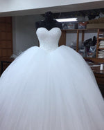 Cargar imagen en el visor de la galería, luxurious-wedding-dress
