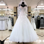 Load image into Gallery viewer, A Line Bodice Corset Sweetheart Tulle Wedding Dress Lace Appliques
