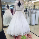 Load image into Gallery viewer, Vintage V Neck Tulle Wedding Dresses Lace Appliques
