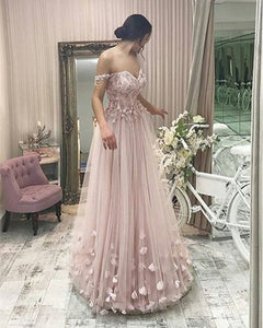 Elegant V-neck Tulle Floor Length Empire Prom Dresses Off Shoulder With Lace Beaded