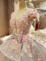 Cargar imagen en el visor de la galería, Luxurious Royal Train Lace Wedding Dresses Ball Gowns With Floral Flowers
