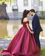 Afbeelding in Gallery-weergave laden, Burgundy-Quinceanera-Dresses-Satin-Ball-Gowns-Prom-Dress-Lace-Embroidery
