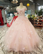 Afbeelding in Gallery-weergave laden, Blush-Pink-Wedding-Dresses-Ball-Gown-Flower-Dress-Off-The-Shoulder
