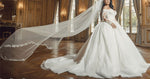 Cargar imagen en el visor de la galería, Off Shoulder V-neck Tulle Ball Gown Wedding Dress Lace Appliques
