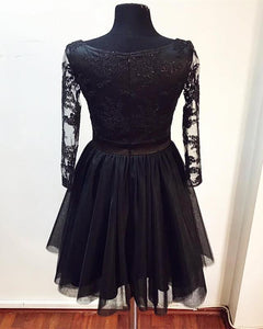Modest 3/4 Sleeves Tulle V-neck Homecoming Dresses Lace Applique