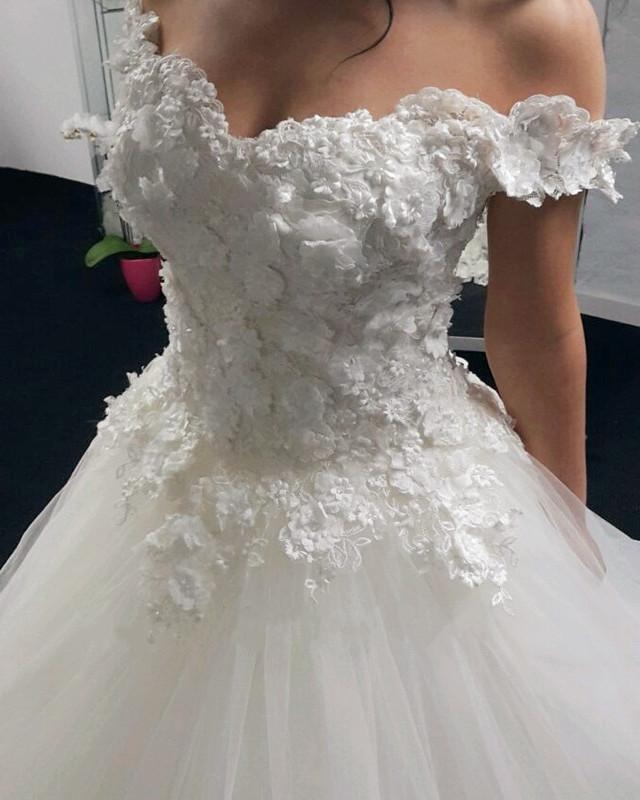 2019-Wedding-Dresses-Ball-Gowns-Off-The-Shoulder-Bride-Dresses-Lace-Flowers-Beaded