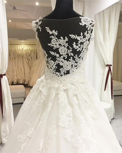 Lace-Appliques-Wedding-Gowns