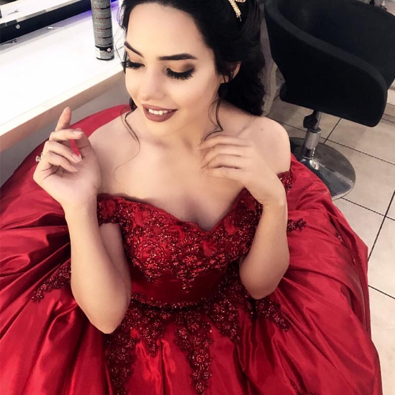 Gorgeous Lace Beaded V Neck Burgundy Ball Gowns Wedding Dresses Off Shoulder