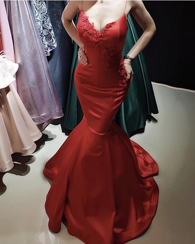 Spaghetti Straps V-neck Satin Mermaid Prom Dress Lace Appliques