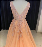 Cargar imagen en el visor de la galería, Gorgeous Lace Appliques V Neck Long Tulle Couture Evening Gowns
