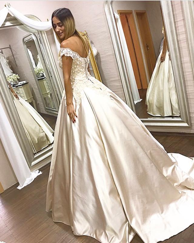 V-neck Off The Shoulder Satin Ball Gowns Quinceanera Dresses