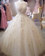 Cargar imagen en el visor de la galería, Ivory Quinceanera Dresses
