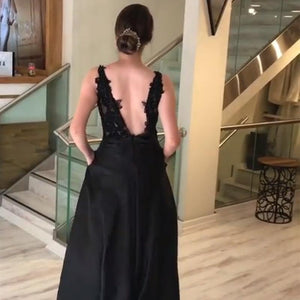 Lace Appliques V Neck Long Black Satin Evening Gowns With Pockets