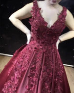Afbeelding in Gallery-weergave laden, 3D Flowers Embroidery V-neck Satin Ball Gowns Prom Dresses
