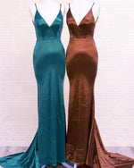 Load image into Gallery viewer, Simple Bridesmaid Dresses
