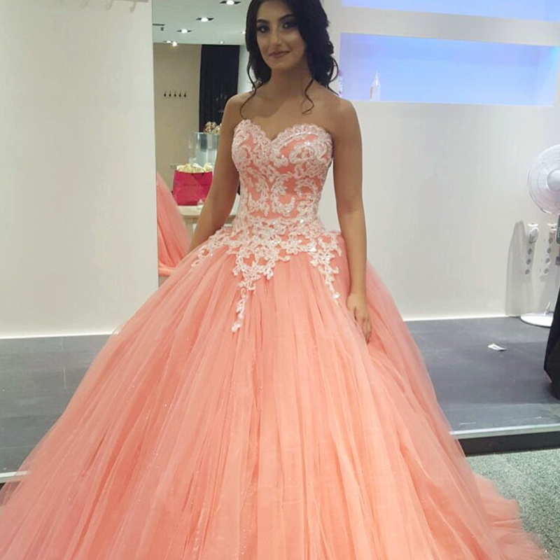 Pretty Lace Appliques Tulle Quinceanera Dresses Ball Gowns