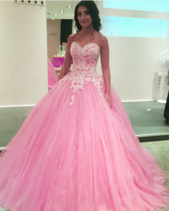 Pretty Lace Appliques Tulle Quinceanera Dresses Ball Gowns