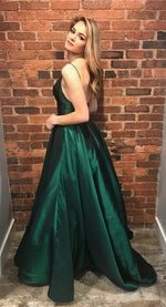 Load image into Gallery viewer, Prom-Dresses-Emerald-Green
