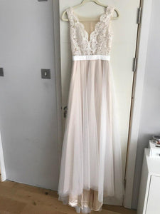 Scaped-Neckline-Tulle-And-Lace-Wedding-Dresses-A-line
