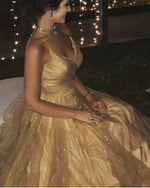Afbeelding in Gallery-weergave laden, Champagne V Neck Dresses
