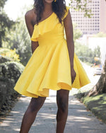 Cargar imagen en el visor de la galería, Short Prom Dresses Yellow One Shoulder
